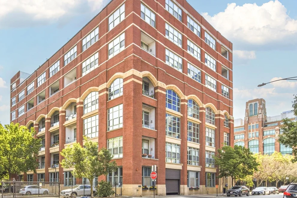 Unit for sale at 2001 S calumet Avenue, Chicago, IL 60616