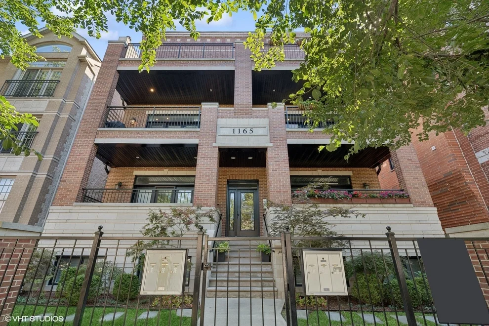 Unit for sale at 1165 W Eddy Street, Chicago, IL 60657