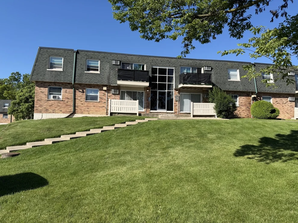 Unit for sale at 9950 S 84th Terrace, Palos Hills, IL 60465