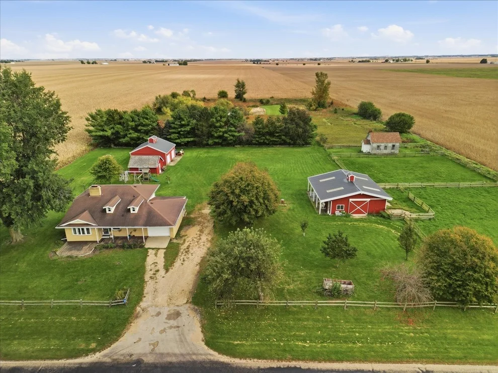Unit for sale at 1754 Brooklyn Road, Ashton, IL 61006