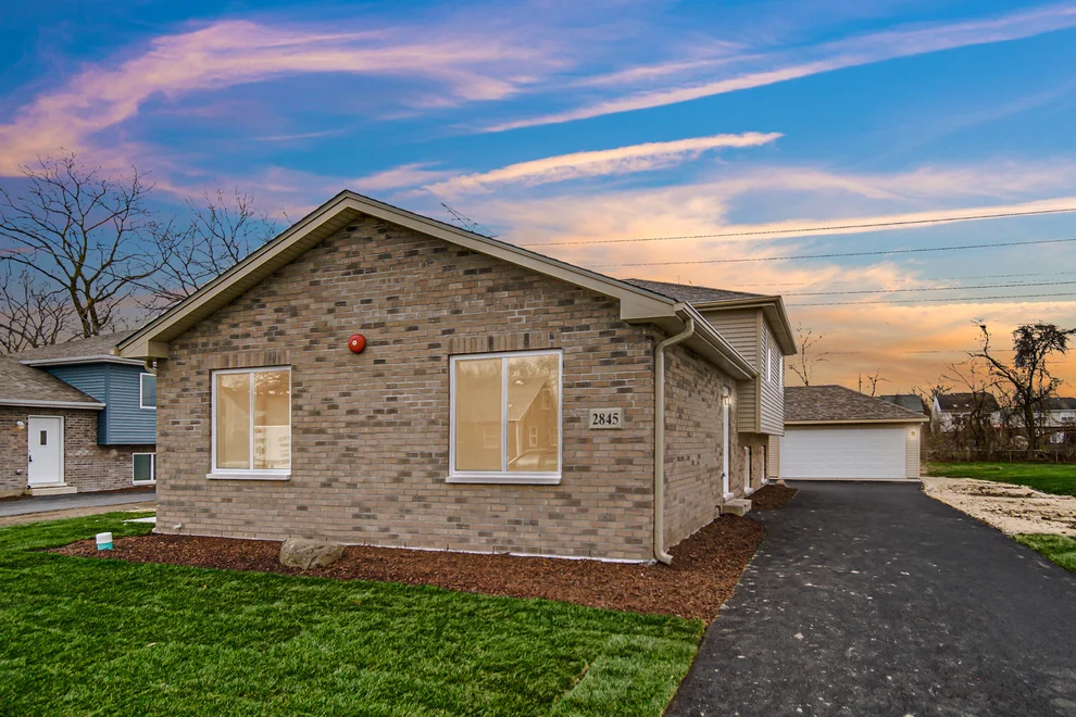 Unit for sale at 3127 141st Place, Blue Island, IL 60406