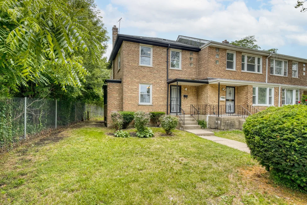 Unit for sale at 521 E 109th Street, Chicago, IL 60628