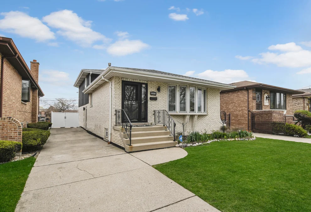 Unit for sale at 6145 S Knox Avenue, Chicago, IL 60629