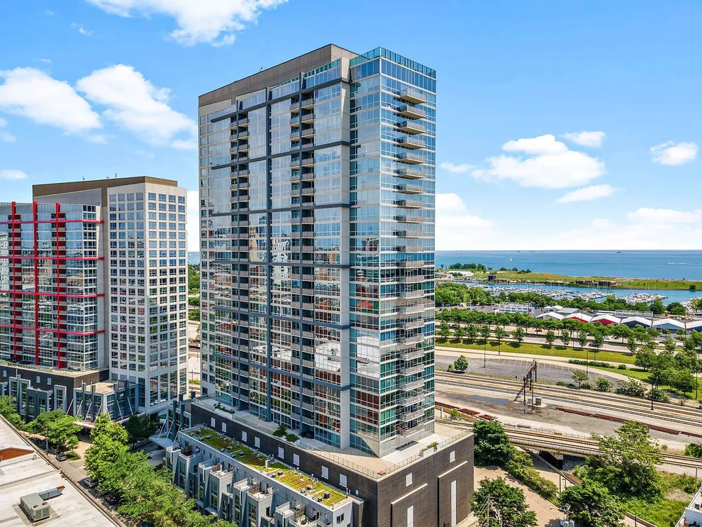 Unit for sale at 1901 S Calumet Avenue, Chicago, IL 60616