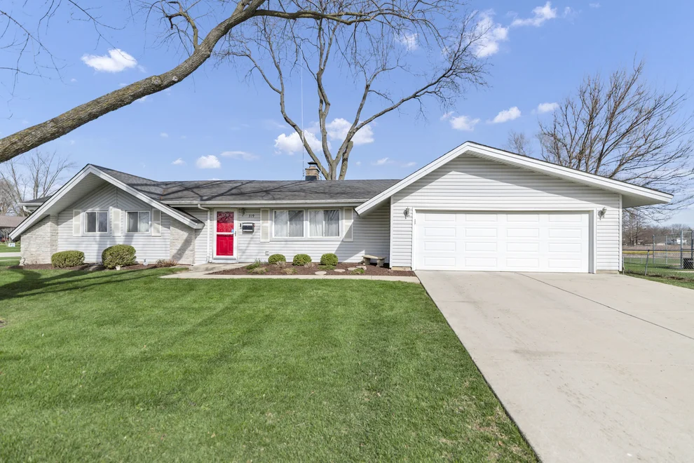 Unit for sale at 319 S BRAINTREE Drive, Schaumburg, IL 60193