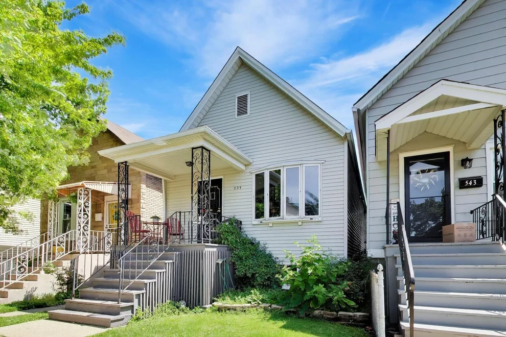 Unit for sale at 539 W 44th Street, Chicago, IL 60609
