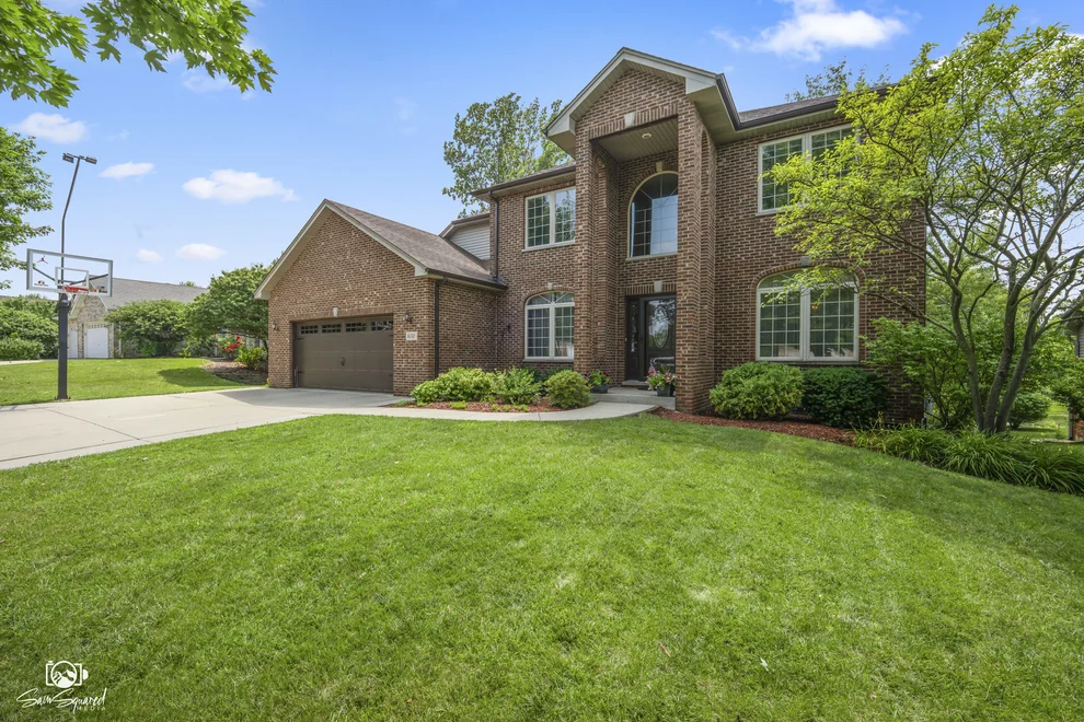 Unit for sale at 16511 W Springview Drive, Lockport, IL 60441