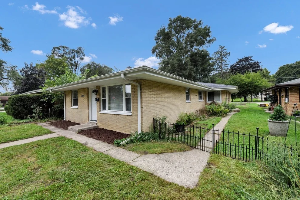 Unit for sale at 3240 Elisha Avenue, Zion, IL 60099
