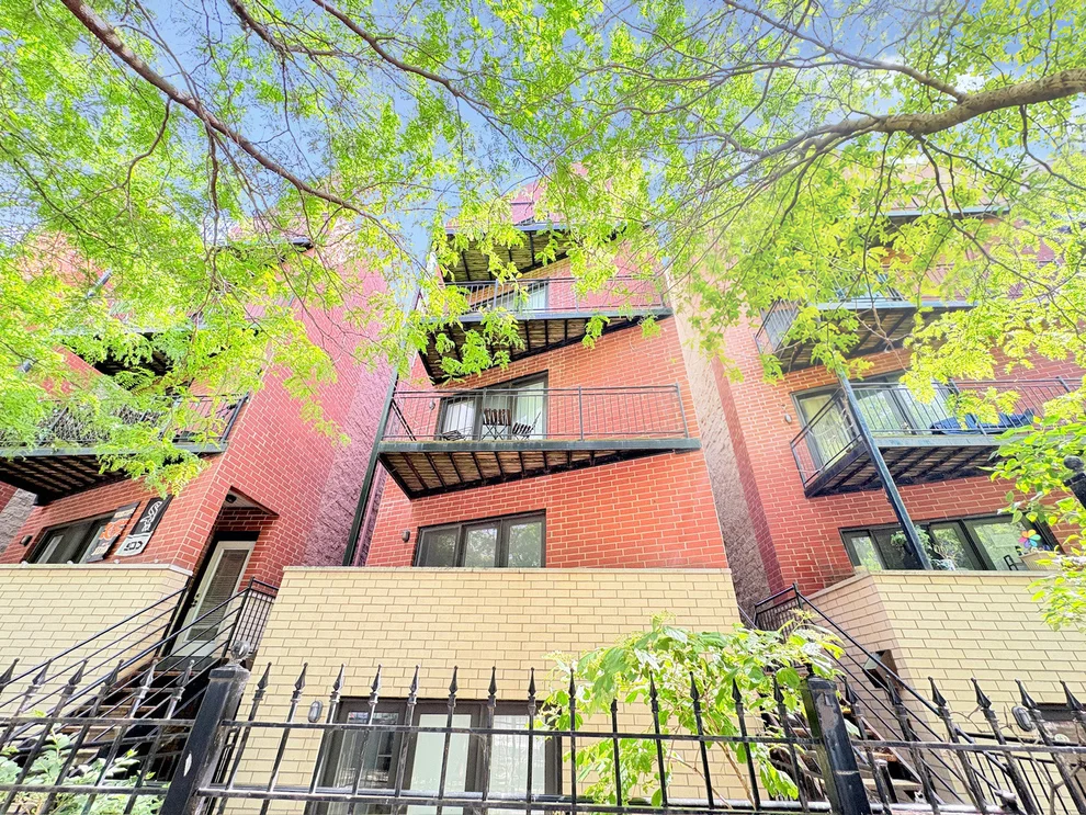 Unit for sale at 25 E 26th Street, Chicago, IL 60616