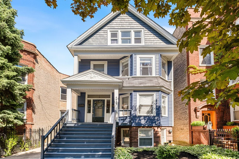 Unit for sale at 4535 N Spaulding Avenue, Chicago, IL 60625