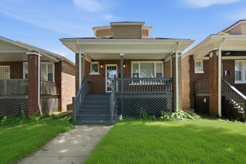 Unit for sale at 8611 S Aberdeen Street, Chicago, IL 60620