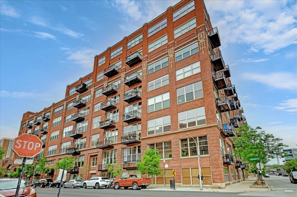 Unit for sale at 1500 W Monroe Street, Chicago, IL 60607