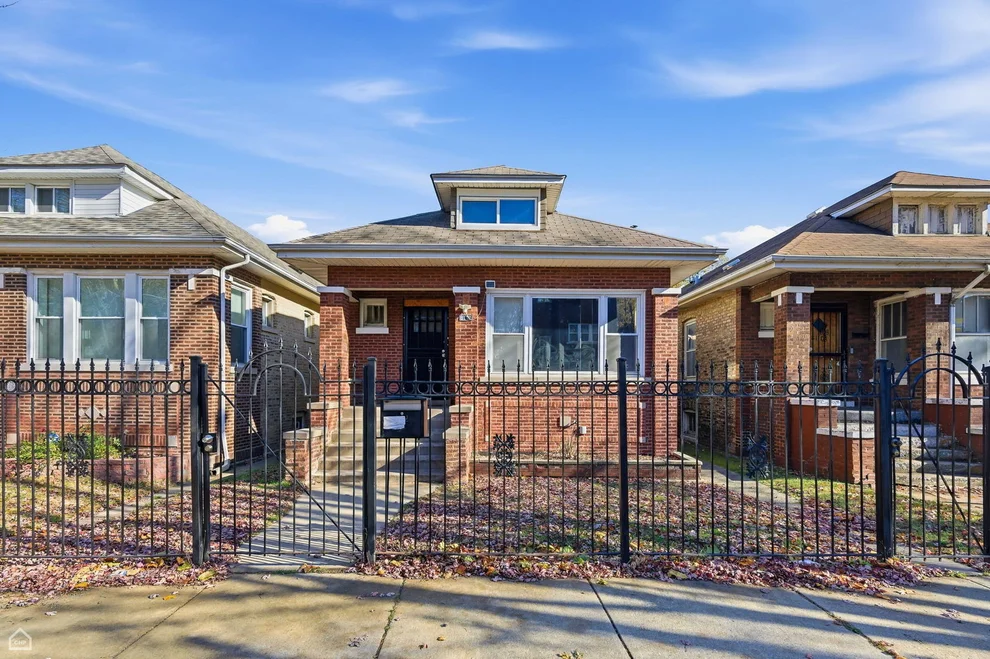 Unit for sale at 8111 S Manistee Avenue, Chicago, IL 60617