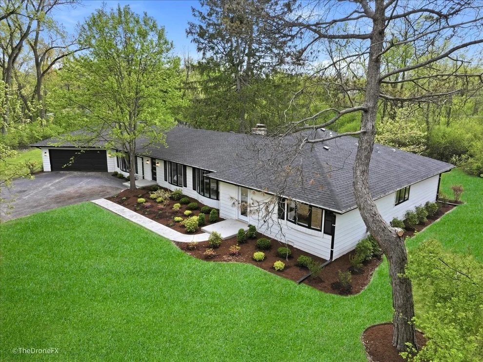 Unit for sale at 1920 Thornwood Lane, Riverwoods, IL 60015