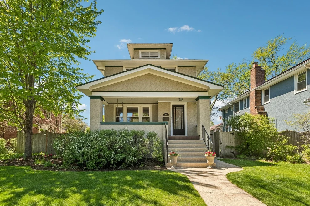 Unit for sale at 909 Linden Avenue, Oak Park, IL 60302