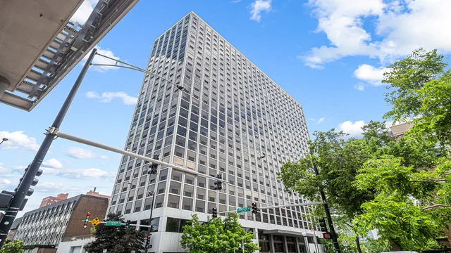 Unit for sale at 4343 N Clarendon Avenue, Chicago, IL 60613