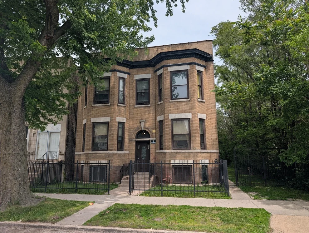 Unit for sale at 732 W 54th Place, Chicago, IL 60609