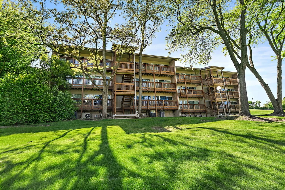 Unit for sale at 5803 Oakwood Drive, Lisle, IL 60532