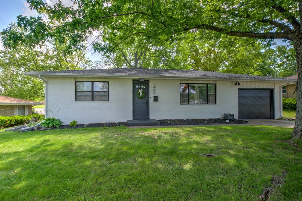 Unit for sale at 1402 HILLTOP Drive, Pekin, IL 61554