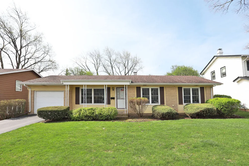 Unit for sale at 65 Lonsdale Road, Elk Grove Village, IL 60007