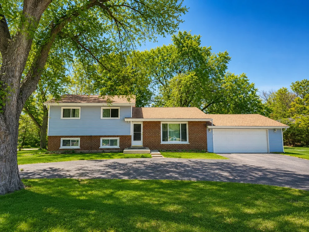 Unit for sale at 1352 Glen Ellyn Road, Glendale Heights, IL 60139