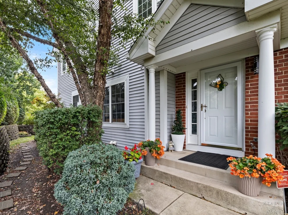 Unit for sale at 1024 N Earls Court, Palatine, IL 60067
