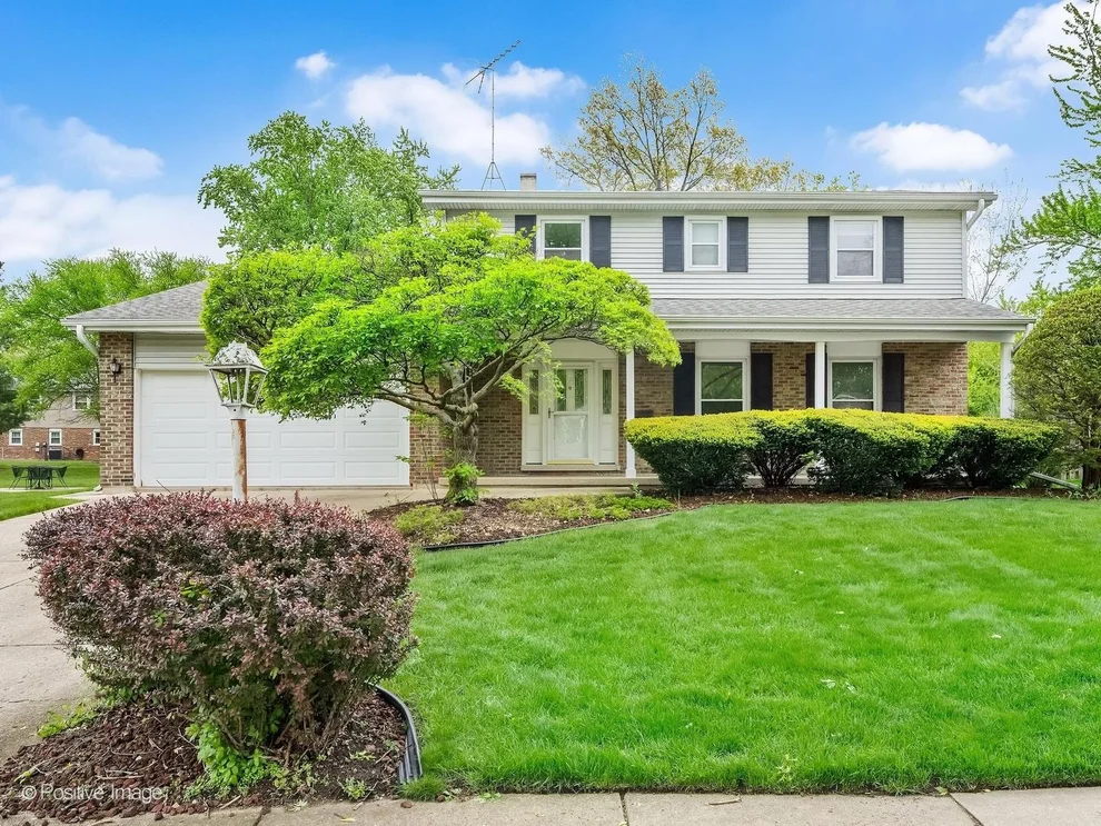 Unit for sale at 1903 Cheshire Lane, Wheaton, IL 60189
