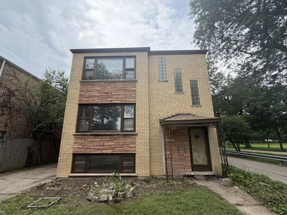 Unit for sale at 4552 N Lockwood Avenue, Chicago, IL 60630