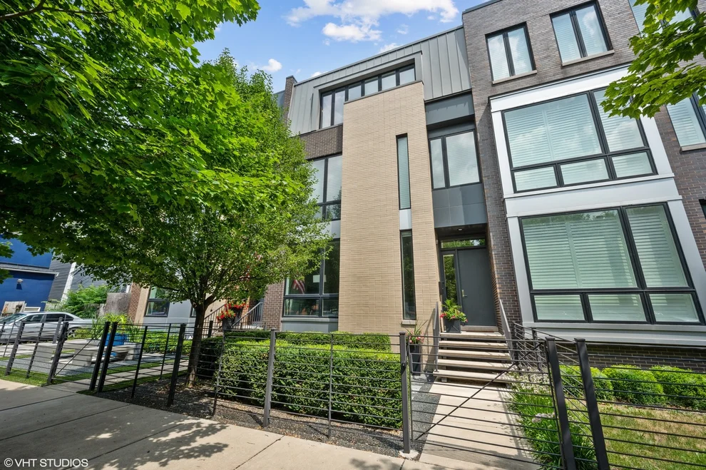 Unit for sale at 1544 W Montana Street, Chicago, IL 60614