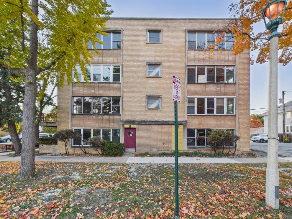 Unit for sale at 300 Chicago Avenue, Oak Park, IL 60302