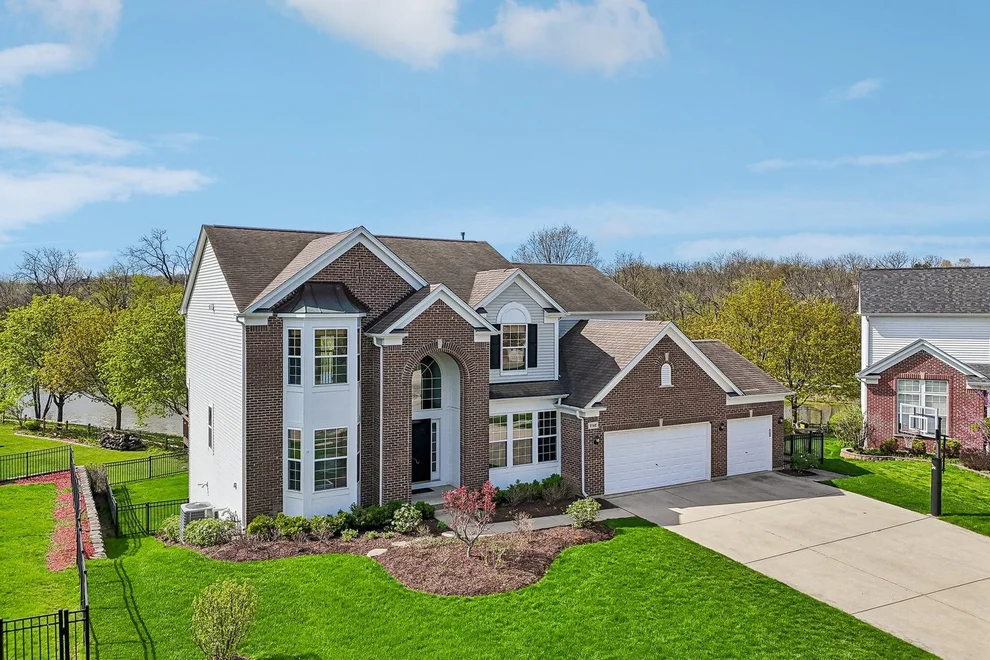 Unit for sale at 5 Orchid Court, Streamwood, IL 60107