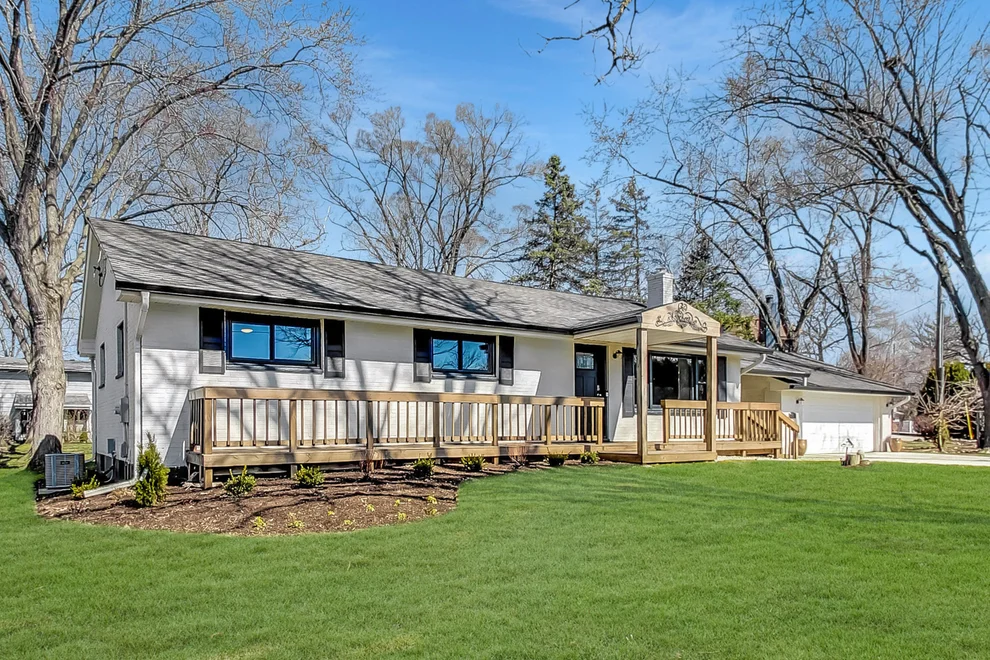 Unit for sale at 19306 W West Shore Drive, Mundelein, IL 60060