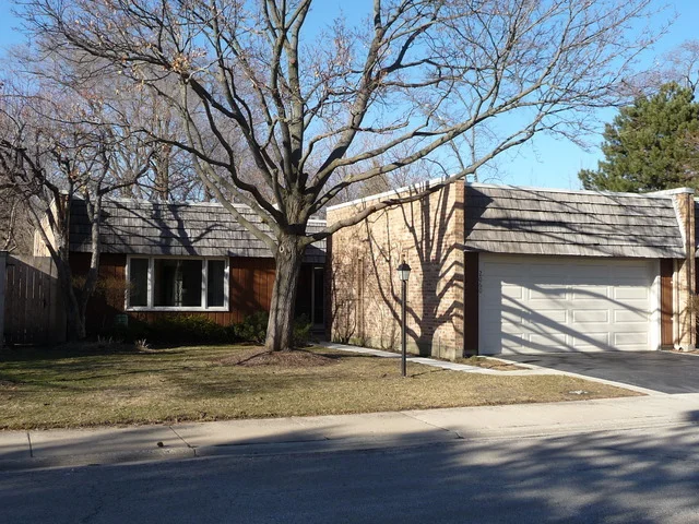 Unit for sale at 2060 Plymouth Lane, NORTHBROOK, IL 60062