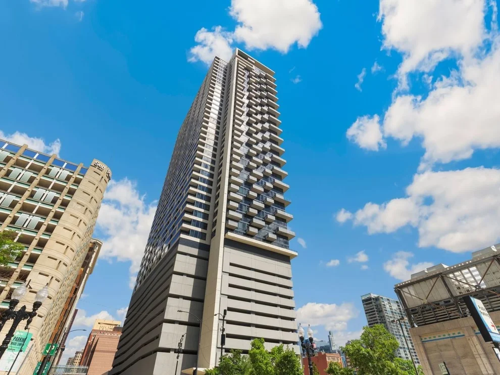 Unit for sale at 235 W Van Buren Street, Chicago, IL 60607