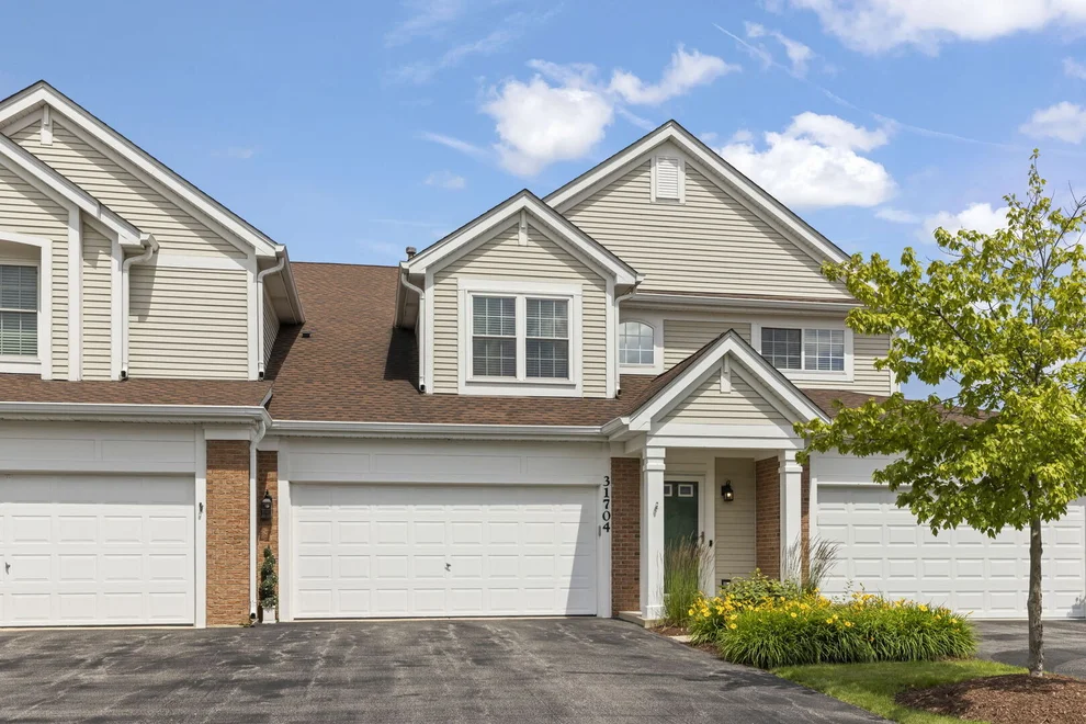 Unit for sale at 31704 Kline Circle, Warrenville, IL 60555