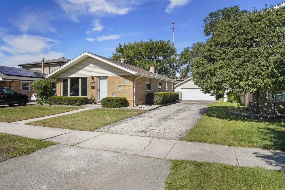 Unit for sale at 6508 103rd Street, Chicago Ridge, IL 60415