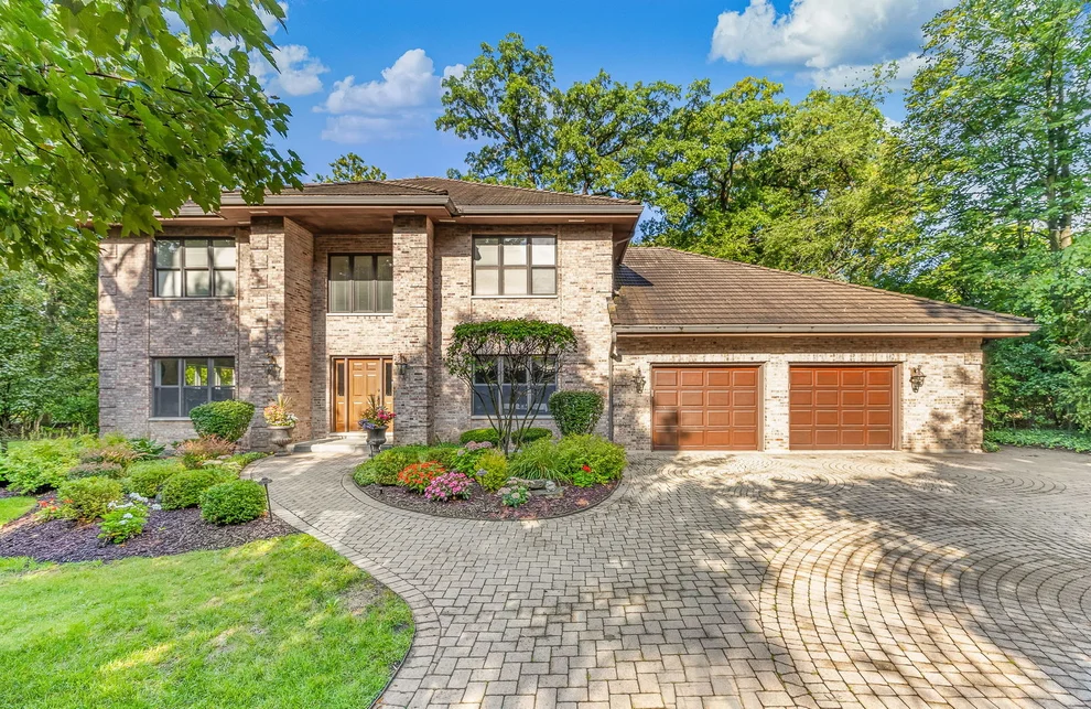 Unit for sale at 5454 Lee Avenue, Downers Grove, IL 60515