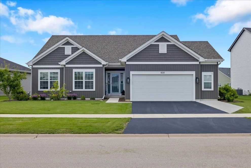 Unit for sale at 635 Maplewood Circle, Elburn, IL 60119