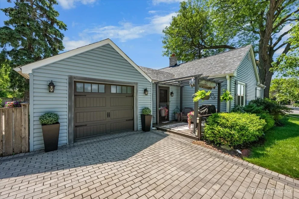 Unit for sale at 72 W Irving Park Road, Roselle, IL 60172