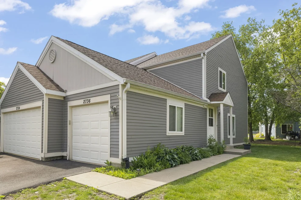 Unit for sale at 2736 Prairieview Lane S, Aurora, IL 60502