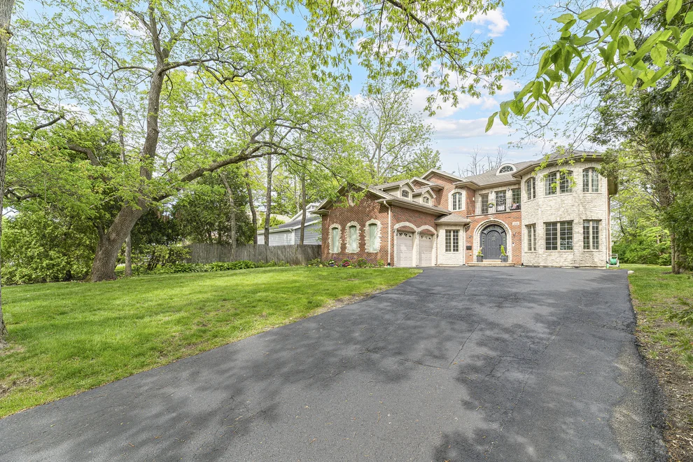 Unit for sale at 3219 University Avenue, Highland Park, IL 60035