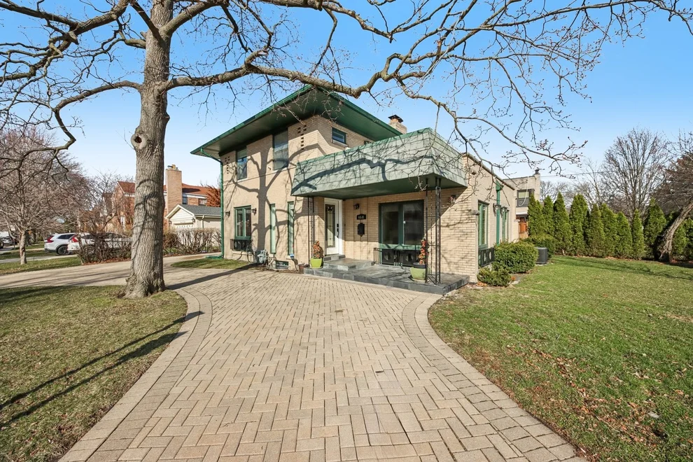 Unit for sale at 6601 N Trumbull Avenue, Lincolnwood, IL 60712