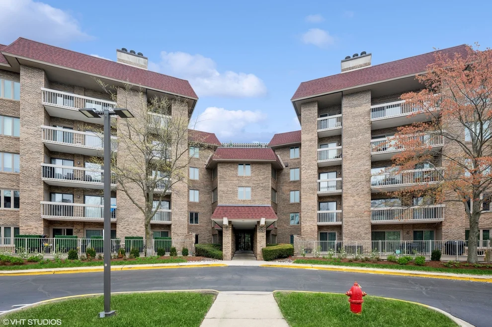 Unit for sale at 1250 Rudolph Road, Northbrook, IL 60062