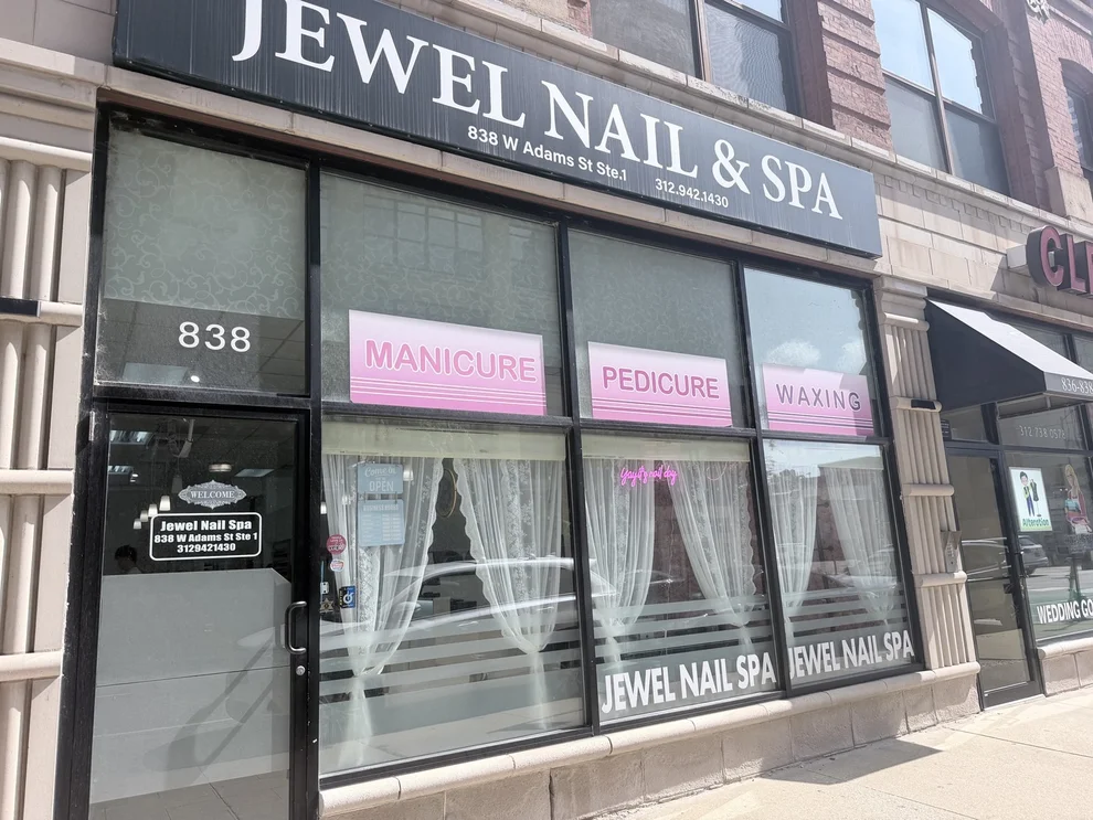Unit for sale at 838 W Adams Street, Chicago, IL 60607