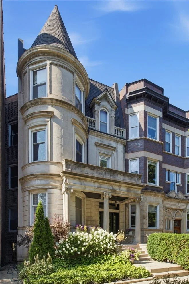 Unit for sale at 524 W Oakdale Avenue, Chicago, IL 60657