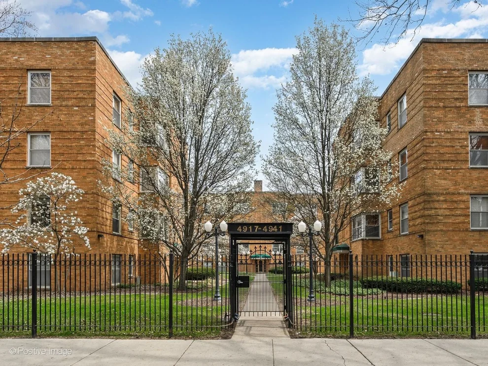 Unit for sale at 4935 N Wolcott Avenue, Chicago, IL 60640