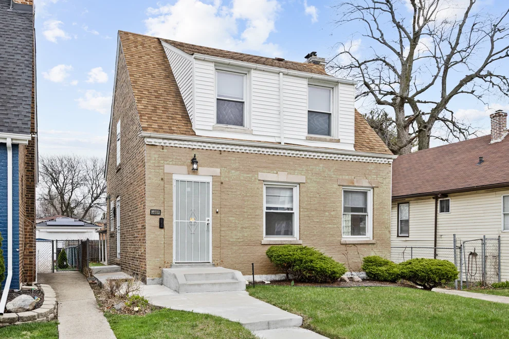 Unit for sale at 8435 S Cregier Avenue, Chicago, IL 60617