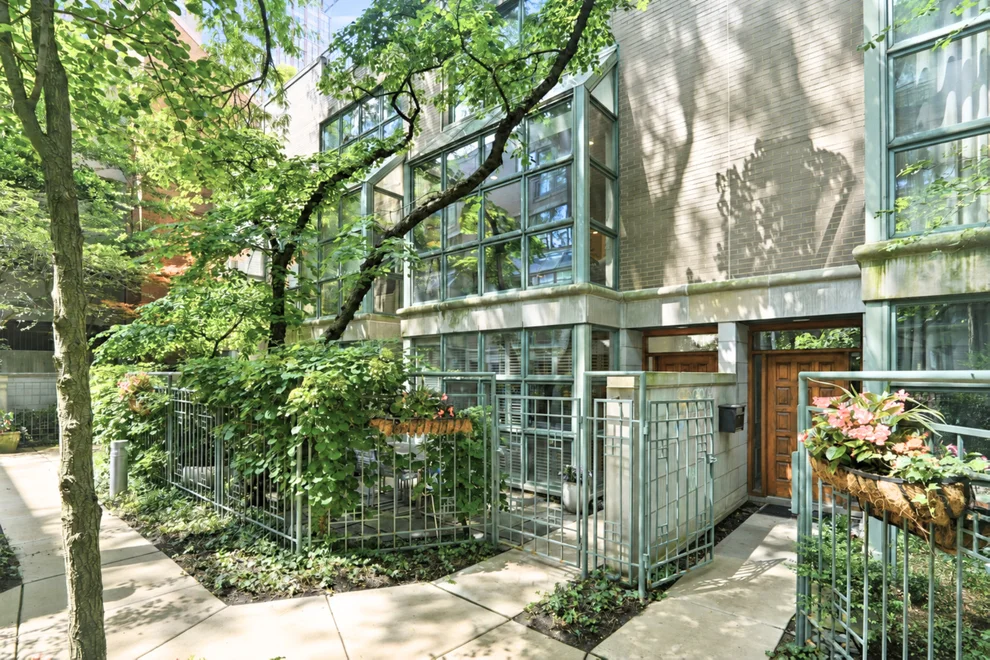 Unit for sale at 107 W DELAWARE Place, Chicago, IL 60610