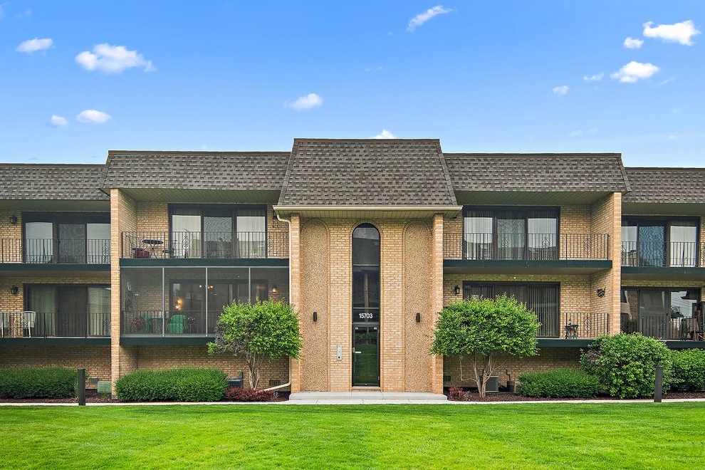 Unit for sale at 15703 Old Orchard Court, Orland Park, IL 60462
