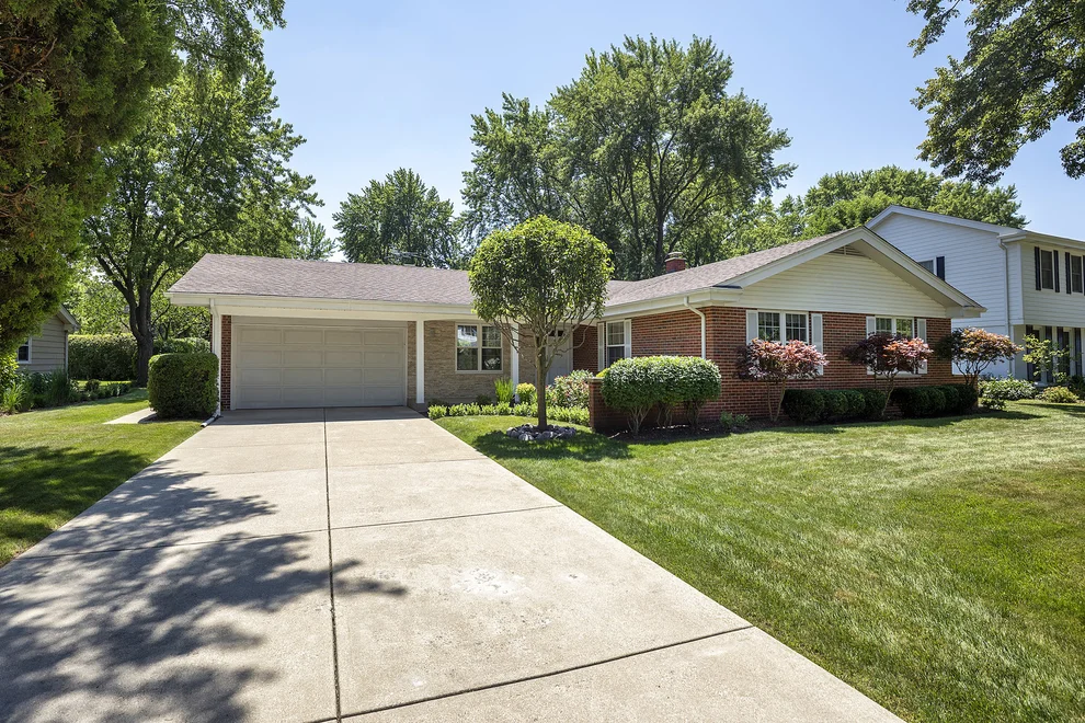 Unit for sale at 3123 Concord Court, Northbrook, IL 60062